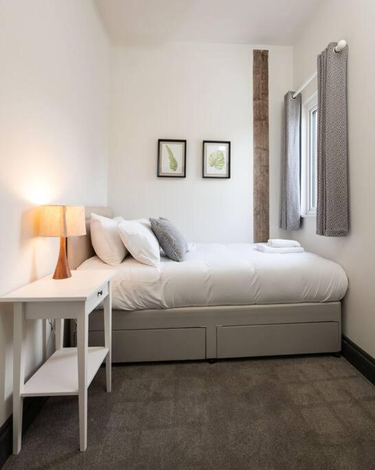 4 Castle Mews Daire Salisbury Dış mekan fotoğraf